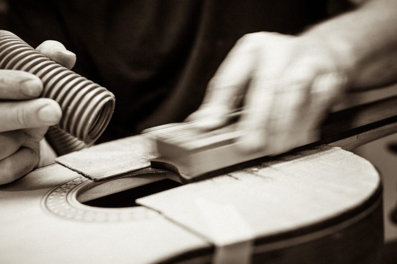 Gitarrenbau ist Handarbeit