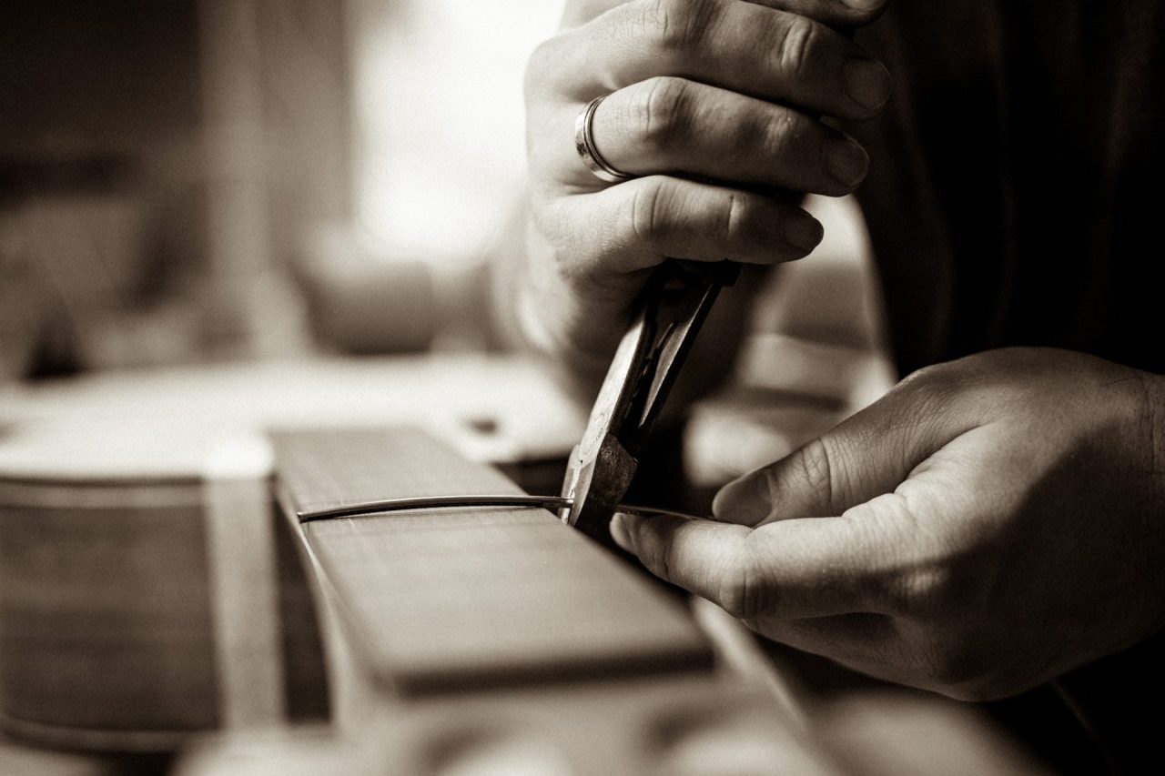 Gitarrenbau ist Handarbeit